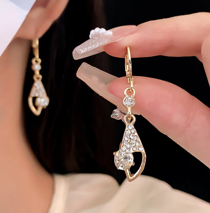 Pendientes Dorados Tridimensionales